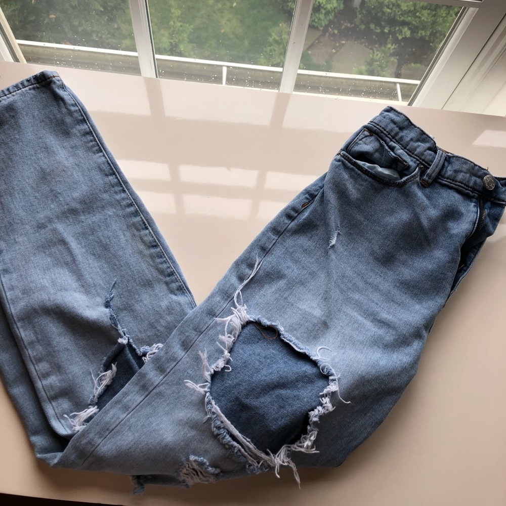 Urban outfitters boyfriend ripped jeans